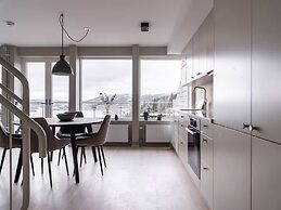 Tott Mountain Retreat – Ski-In, Ski-Out