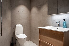 Tott Mountain Retreat – Ski-In, Ski-Out