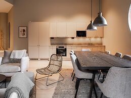 Tott Mountain Retreat – Ski-In, Ski-Out