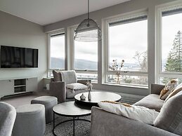 Tott Mountain Retreat – Ski-In, Ski-Out