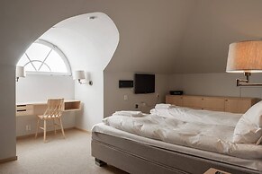 Tott Mountain Retreat – Ski-In, Ski-Out