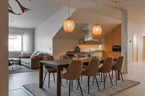Tott Mountain Retreat – Ski-In, Ski-Out