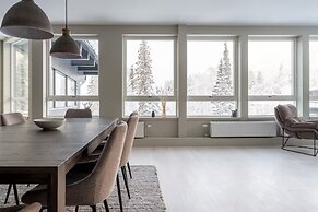 Tott Mountain Retreat – Ski-In, Ski-Out