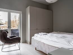 Tott Mountain Retreat – Ski-In, Ski-Out