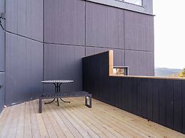 Tott Mountain Retreat – Ski-In, Ski-Out