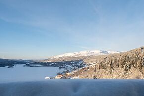 Tott Mountain Retreat – Ski-In, Ski-Out
