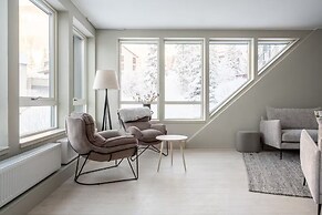 Tott Mountain Retreat – Ski-In, Ski-Out