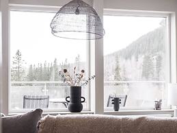 Tott Mountain Retreat – Ski-In, Ski-Out
