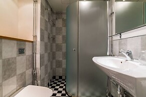 Tott Stay – Easy Slope Access