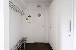 Tott Stay – Easy Slope Access