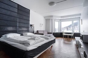 Tott Stay – Easy Slope Access