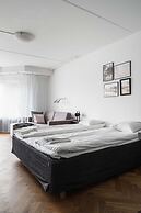 Tott Stay – Easy Slope Access