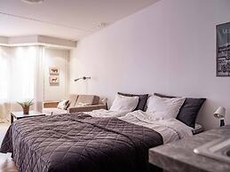 Tott Stay – Easy Slope Access