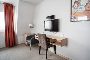 Tott Stay – Easy Slope Access