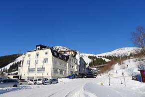 Tott Stay – Easy Slope Access