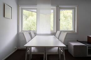 Tott Stay – Easy Slope Access