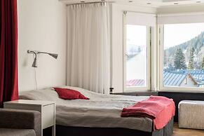 Tott Stay – Easy Slope Access