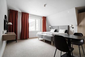 Tott Stay – Easy Slope Access