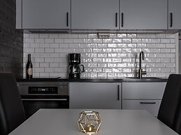 Tott Stay – Easy Slope Access