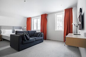 Tott Stay – Easy Slope Access