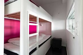 Tott Stay – Easy Slope Access