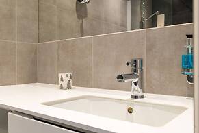 Tott Stay – Easy Slope Access