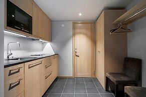 Tott Stay – Easy Slope Access