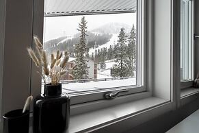 Tott Stay – Easy Slope Access