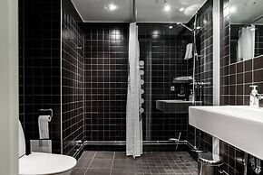 Tott Stay – Easy Slope Access