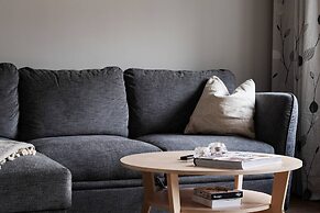 Tott Stay – Easy Slope Access