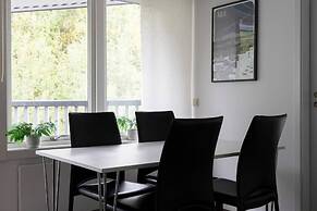 Tott Stay – Easy Slope Access