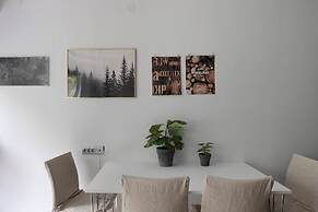 Tott Stay – Easy Slope Access