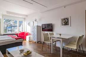 Tott Stay – Easy Slope Access