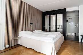 Tott Stay – Easy Slope Access