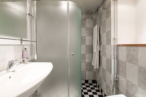 Tott Stay – Easy Slope Access