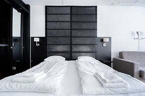 Tott Stay – Easy Slope Access