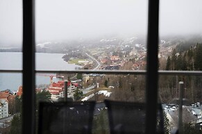 Tott Stay – Easy Slope Access