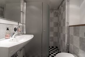 Tott Stay – Easy Slope Access