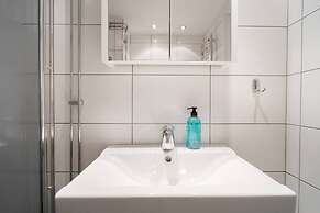 Tott Stay – Easy Slope Access