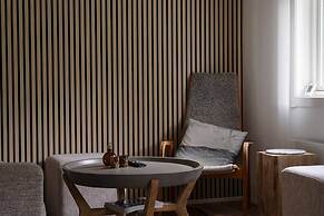 Tott Stay – Easy Slope Access