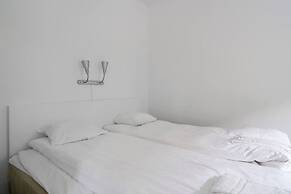 Tott Stay – Easy Slope Access