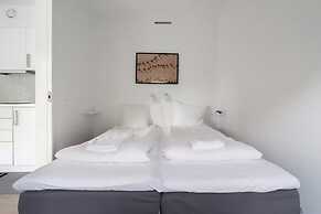 Tott Stay – Easy Slope Access