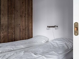 Tott Stay – Easy Slope Access