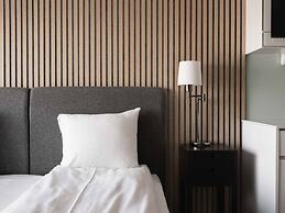 Tott Stay – Easy Slope Access