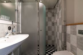 Tott Stay – Easy Slope Access