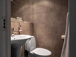 Tott Stay – Easy Slope Access