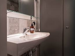 Tott Stay – Easy Slope Access