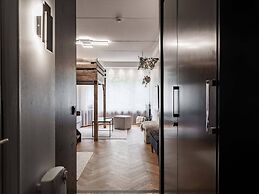 Tott Stay – Easy Slope Access