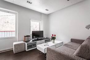 Tott Stay – Easy Slope Access