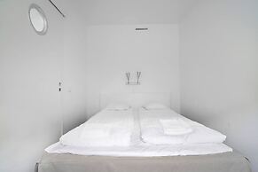 Tott Stay – Easy Slope Access